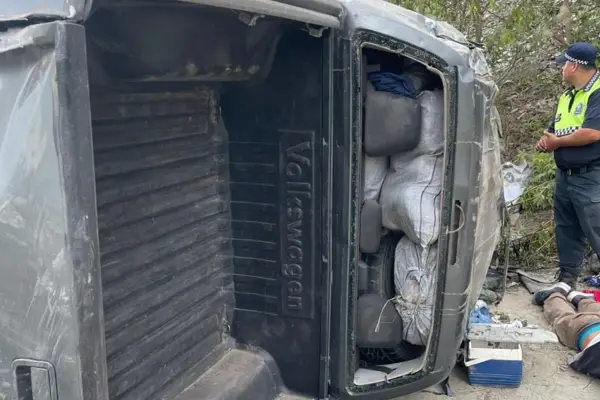 600x400_persecucion-tiroteo-tucuman-secuestran-mas-120-kilos-marihuana-tras-camioneta-volcada-1111528-092043