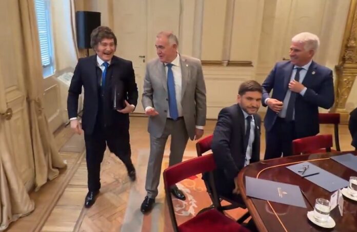 6692ebf5-7056-4eec-be15-5a90c0bdbd32-100